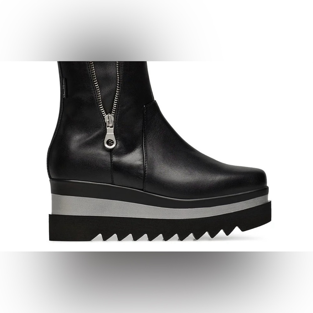 Marco Moreo Scarlet ankle platform boots. Size 9.